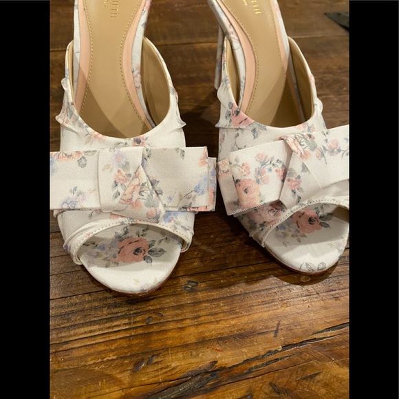 Born on Fifth Floral Bow Antonio Melani - Picture 3 of 14